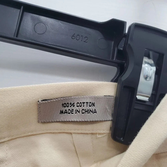 Callaway Women's Pale Yellow Vintage High‎ Waist Flat Front Golf Shorts Size 2 - Picture 3 of 5